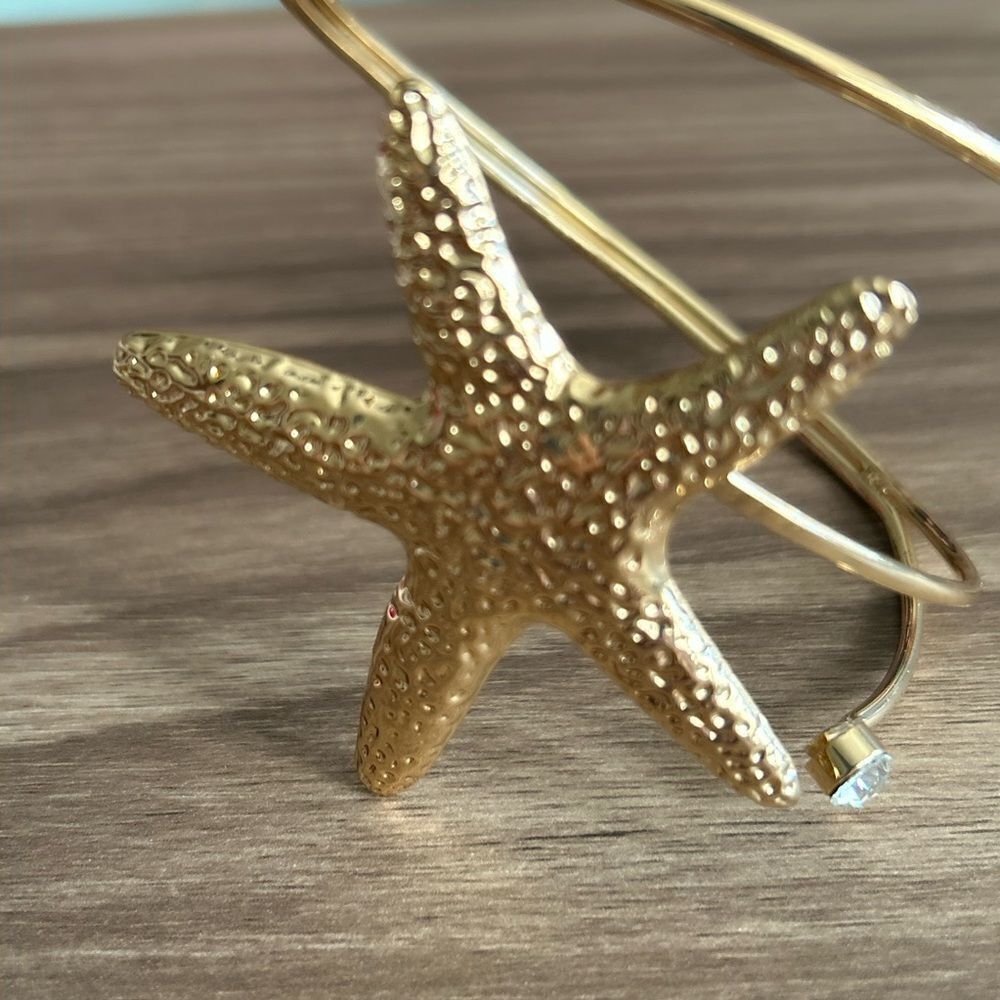 Gold Starfish bracelet Q493 - Picture 2 of 5